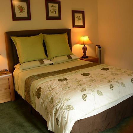 Bed and Breakfast Les Noyers Aulnay Aulnay  Экстерьер фото